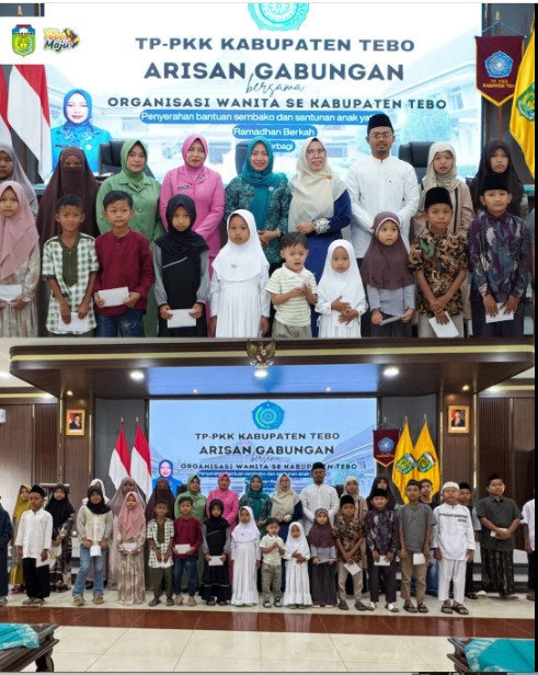 Arisan Gabungan dan Serahkan Bantuan kepada Lansia serta Anak Yatim Piatu