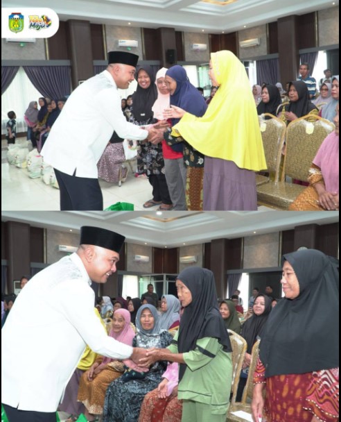 Bupati Tebo Serahkan Bantuan Sembako dari LAM Jambi Provinsi Jambi
