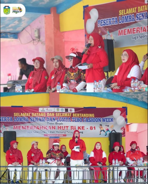 Ketua TP PKK Kabupaten Tebo Meriahkan Tebo Fashion Week dan Lomba HUT ke-81 Kemerdekaan RI